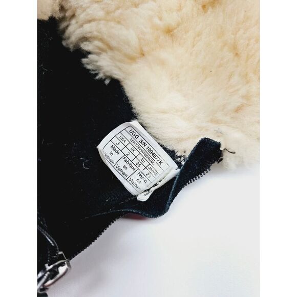 UGG Girls Size 3 Winter Boot - Picture 2 of 10